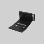Porte Cartes Aluminium RFID Homme — gros plan sur la matière aluminium aéronautique anodisé noir mat