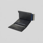 Porte Cartes Automatique Homme — gros plan sur la matière aluminium anodisé mat