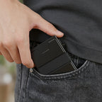 Porte Cartes Aluminium RFID Homme — détail de la gravure et des finitions