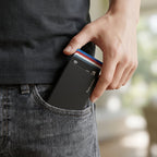 Porte Cartes Slim Homme — détail de la gravure et des finitions